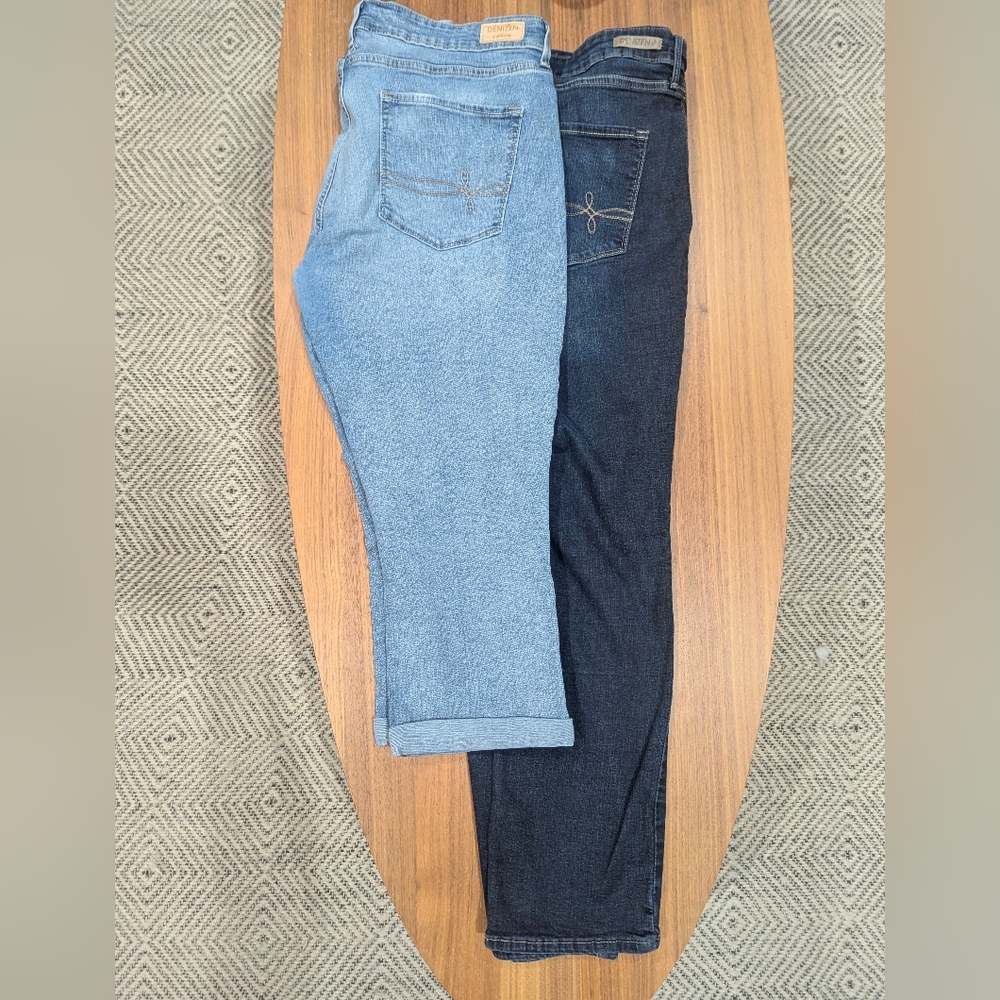 Stylish Blue and Black Women's Jeans